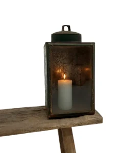 Decoratieve lantaren (oud Indonesisch blik)