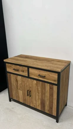 Industrieel klein dressoir