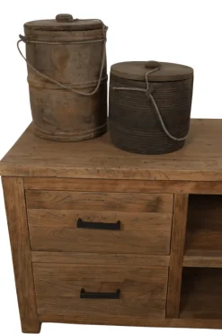 Oude houten pot met deksel en touw