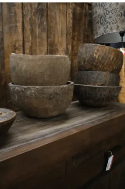 Oude houten schaal bruin