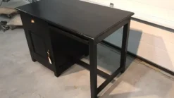 Zwart bureau